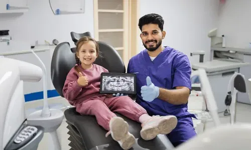 Unlicensed Dental Assistant with Radiology 证书 With X Ray of Young Patient